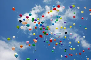 desantis signs law banning intentional release of balloons